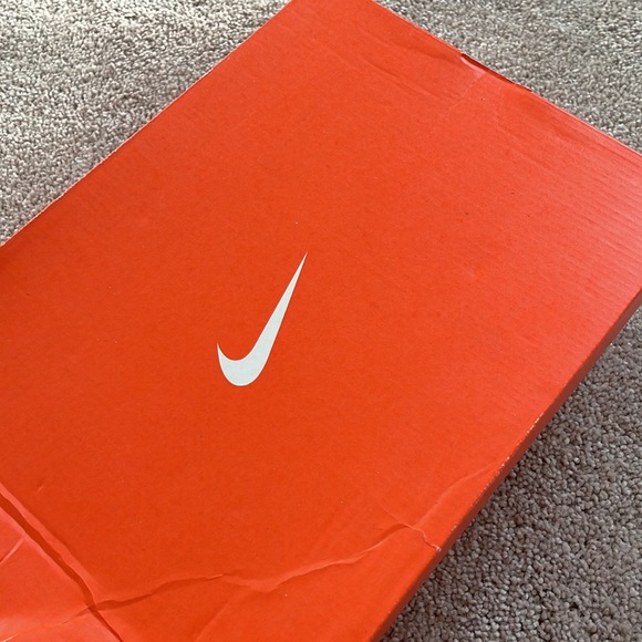 Nike Lebron XI Sneakers - Picture 3 of 3